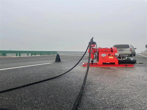 同江马路路基路面开裂下沉注浆加固灌浆